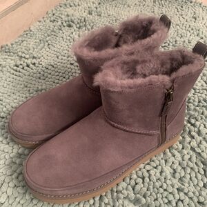 UGG Classic Mini Zip Boots